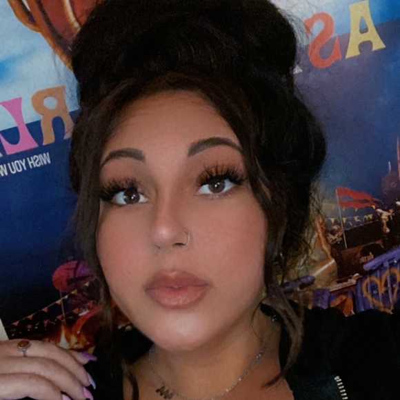 💋MEET YOUR SELLER💋 - Picture 1 of 1